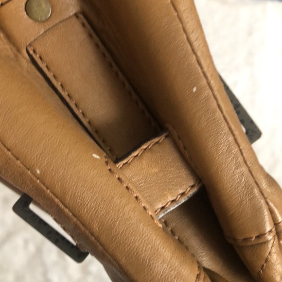 Burberry quilted tan leather purse 😍 - Picture 13 of 13